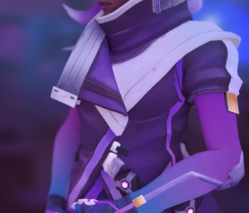 comic Sombra under dress